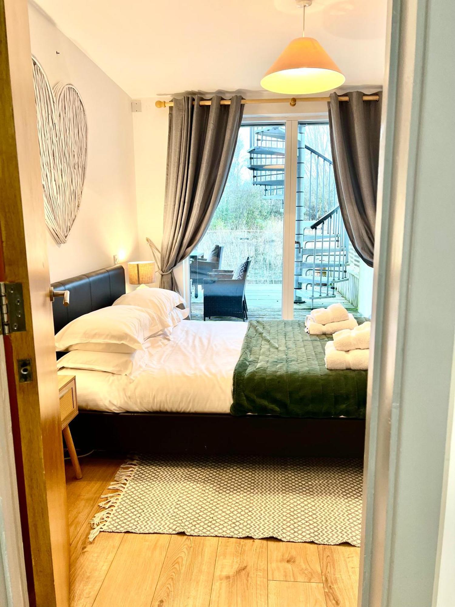 Blueberry Cottage - Lower Mill Estate Somerford Keynes Dış mekan fotoğraf